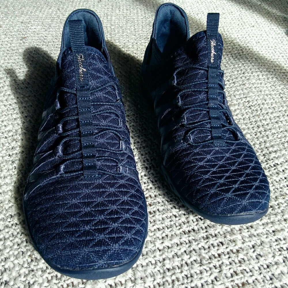 Sketchers Women's Breath Easy Viva City Sneakers